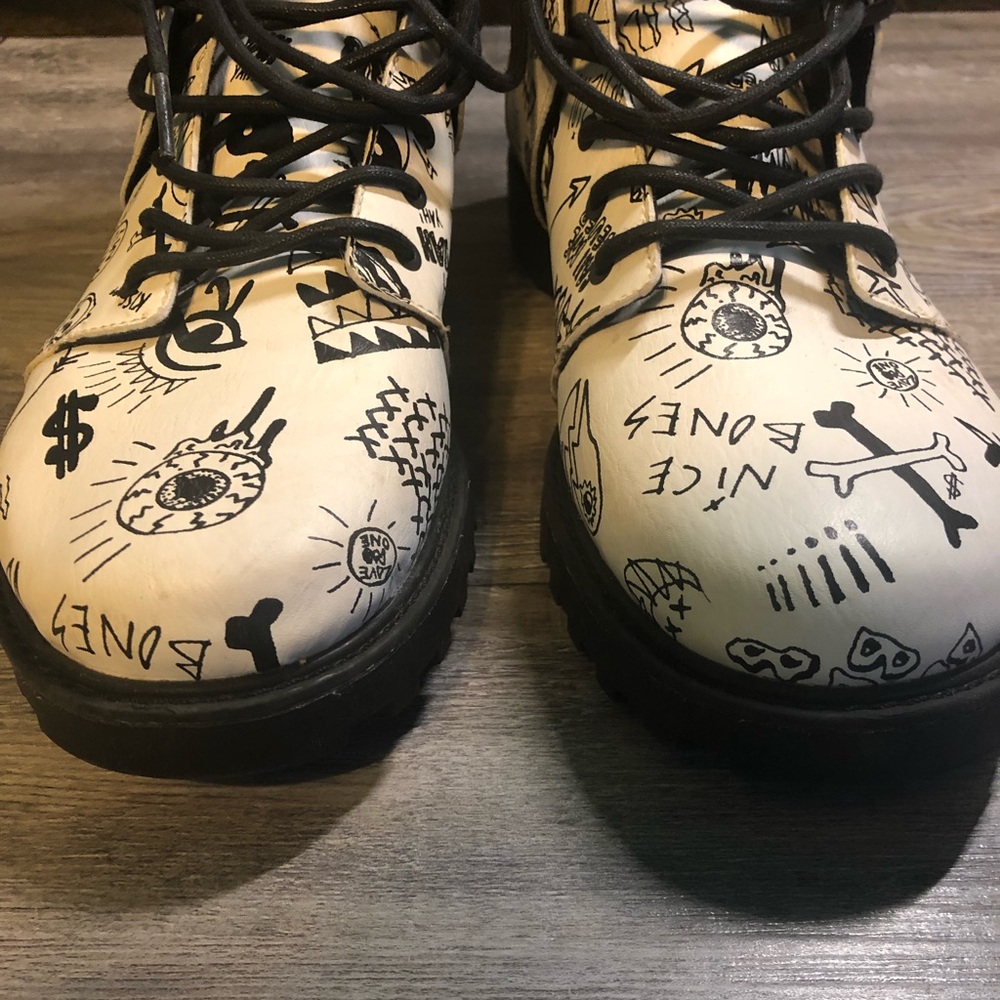 Volcom Go Figure Combat Doodle Boot. 9.5 - image 5